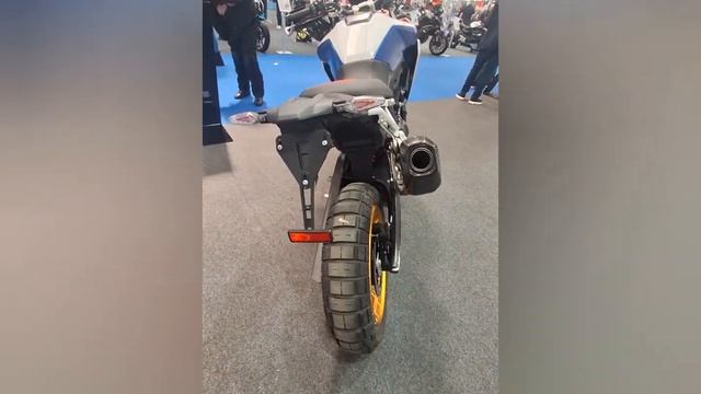 BMW F900 GS смотреть онлайн