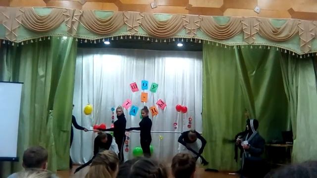 Танец от 9а класса