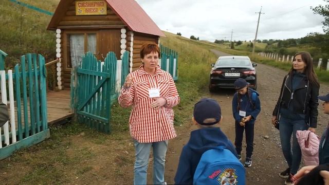 Удивительные приключения победителей акции Барни на раскопках настоящего динозавра! смотреть онлайн