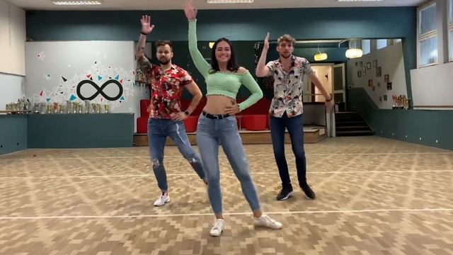 Boogaloo/Cha Cha action by Salsa Kaunas gang смотреть онлайн