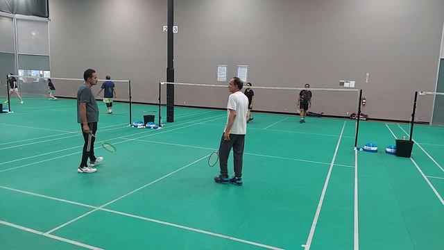 Arena Badminton club games Pomona California 3月21日24 - 1 Alan & Oscar vs Raj & Raja смотреть онлайн