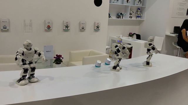 Роботы Alpha1 Pro на IFA 2016 смотреть онлайн