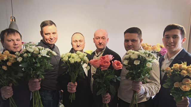 Поздравление с 8 марта смотреть онлайн