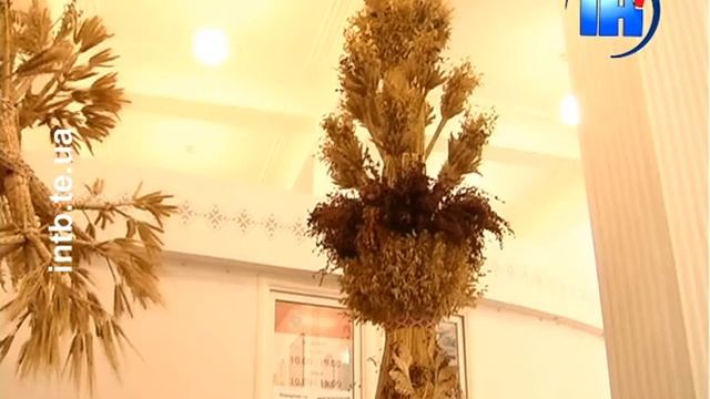 Дідухи та павуки з соломи – традиційні різдвяні обереги смотреть онлайн