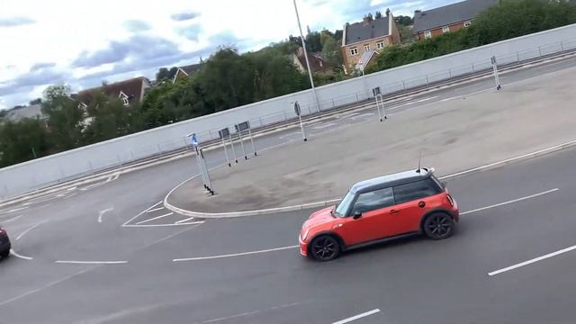 Mini Cooper S Red Color Exhaust Sound смотреть онлайн