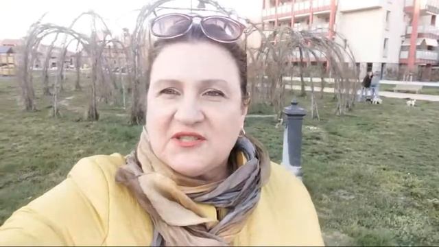 Не ношу маску, а ношу Корону) Гуляю в парке... Дубль #1 Cammino nel parco смотреть онлайн