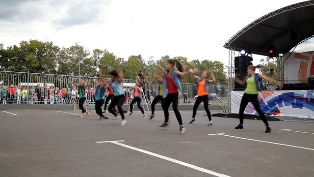 Дэнсхолл смотреть онлайн