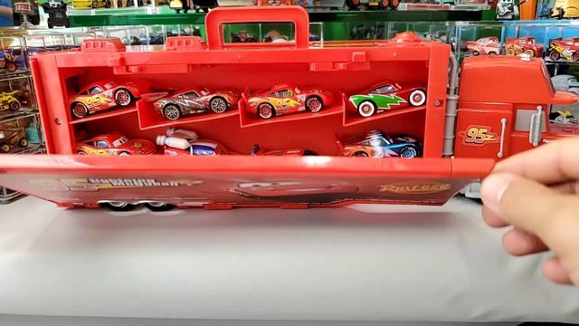 Disney Pixar Cars Transporter Mack with Lightning Mcqueen смотреть онлайн