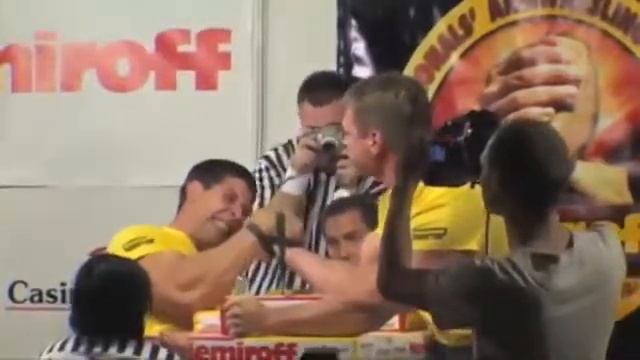 John Brzenk vs Taras Ivakin смотреть онлайн
