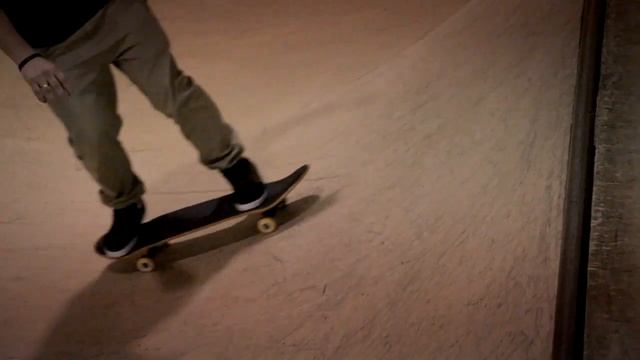 Как сделать Axle Stall на скейте | Skateaway training смотреть онлайн