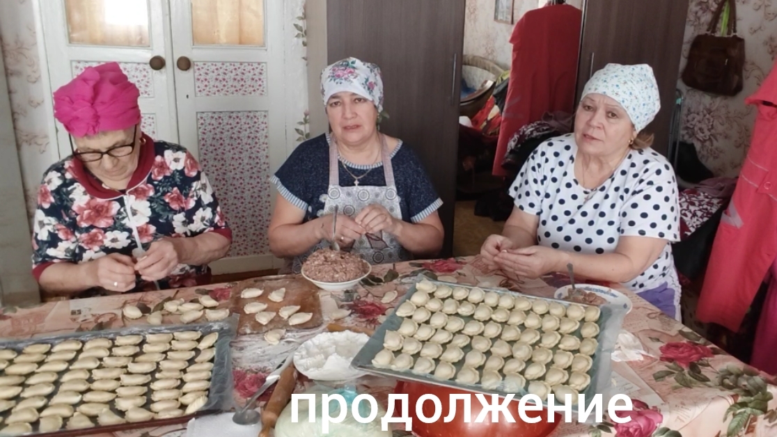 Жизнь в деревне , у мамы // работаем и поём // смотреть онлайн