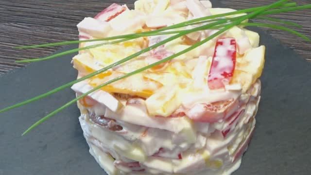 Салат Деликатесный — рецепт для праздника! 🥗✨ смотреть онлайн
