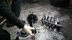 Замена  передних стоек VW T5