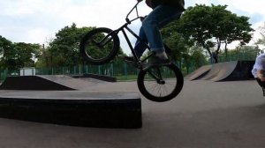 КАК ОН НАУЧИЛСЯ ТАК КАТАТЬСЯ НА БМХ ?! БМХ ДВИЖ НАЧАЛСЯ...