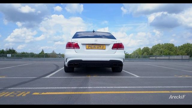 Mercedes e63 amg polar white night pack 4k смотреть онлайн
