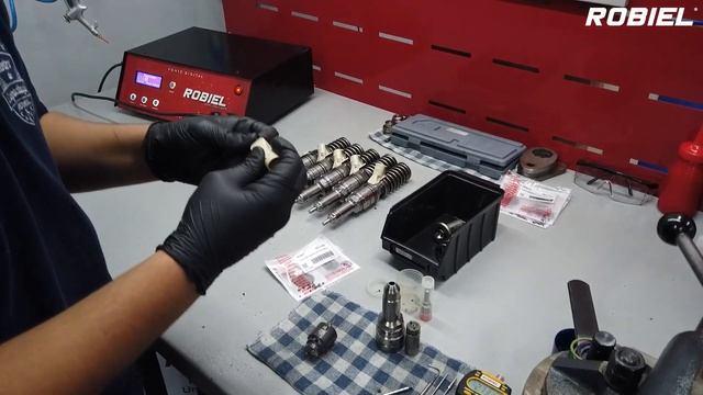 Reparação Unidade Injetora EUI Bosch Euro 5 (Iveco) - Troca dos anéis смотреть онлайн