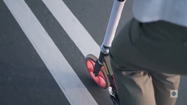 E-scooters as a new micro-mobility service смотреть онлайн