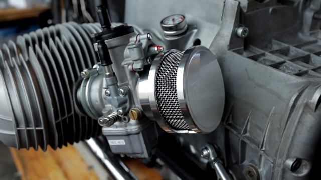 BMW R75 CAFE RACER 2.O BUILD EPISODE 6 / INTAKE, CARBS, HEADERS, EXHAUST AND FENDER смотреть онлайн