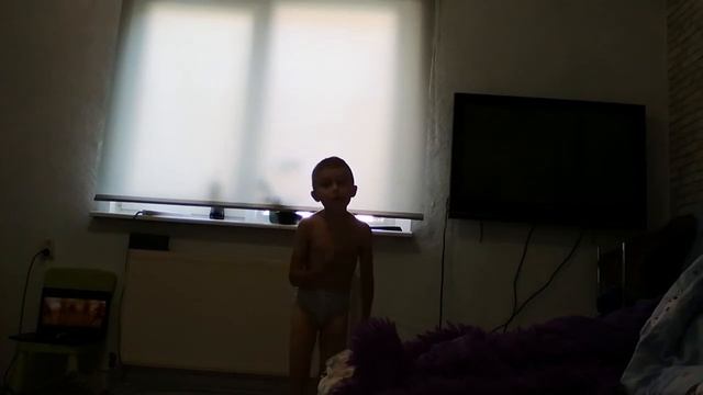 Мы танцуем пчеловод и вы на канале даня Лиза Катя маленькая китс смотреть онлайн