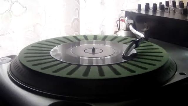 Iron Maiden - Women In Uniform (EMI). смотреть онлайн