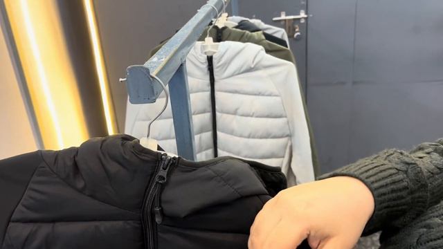 Delhi Premium Outlet me Jacket ki Bharmaar 🤩🤩 смотреть онлайн
