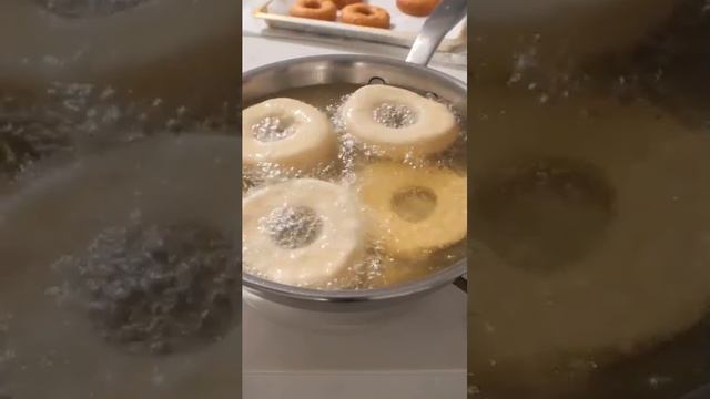 Сегодня на десерт у нас пончики 🍩 смотреть онлайн