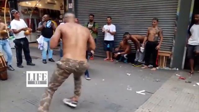 КАПОЭЙРА! ЭФФЕКТНЫЙ УДАР! / CAPOEIRA! EFFECTIVE KICK!