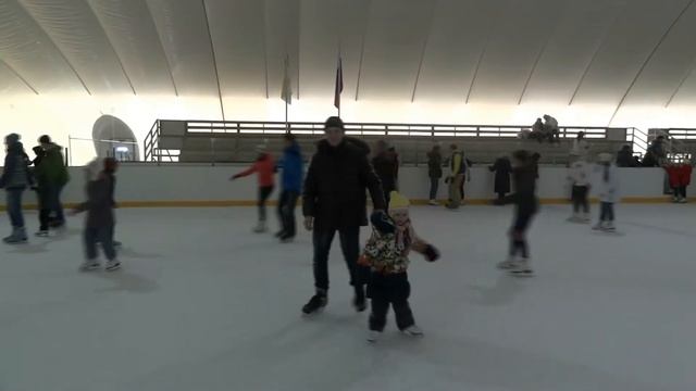 На катке Виктория смотреть онлайн