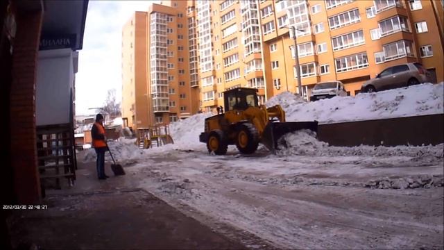Уборка снега в Иркутске смотреть онлайн