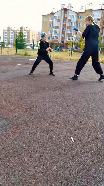 Здоровые привычки и хорошая спортивная форма, заложенные с детства, – прекрасный подарок детям. смотреть онлайн