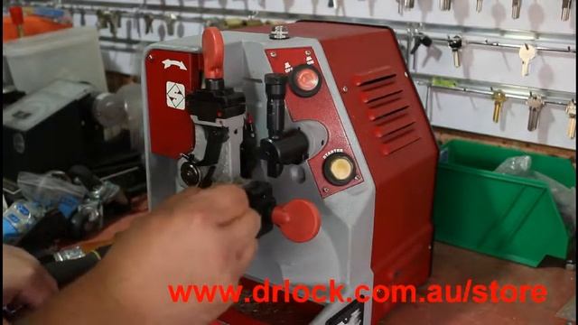 silca poker how to clean your key machine Locksmith Holroyd 02 989 12345 смотреть онлайн
