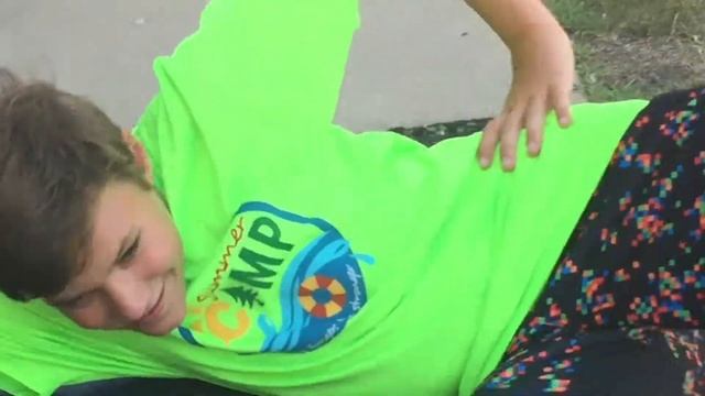 Scooter And Gymnastics Tricks смотреть онлайн