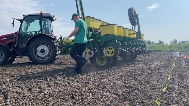 Пересіваємо кукурудзу 20.05.2023р. Транспортне на Джон Дір 7000. смотреть онлайн