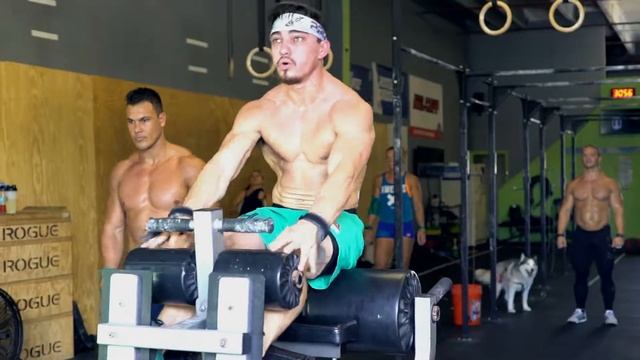 Hustle Hard Crossfit - Road to Regionals смотреть онлайн