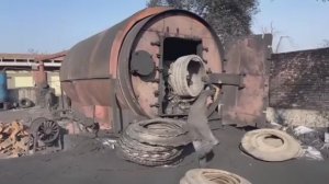Производство топлива из старых покрышек.