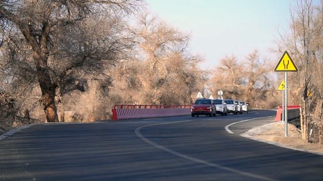 Xpeng G3 drove to Alxa League in the Gobi Desert смотреть онлайн