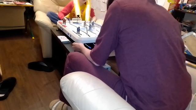 семейный батл в хоккей на 1000🤑 челлендж на канале Фёдор гу часть 2 смотреть онлайн