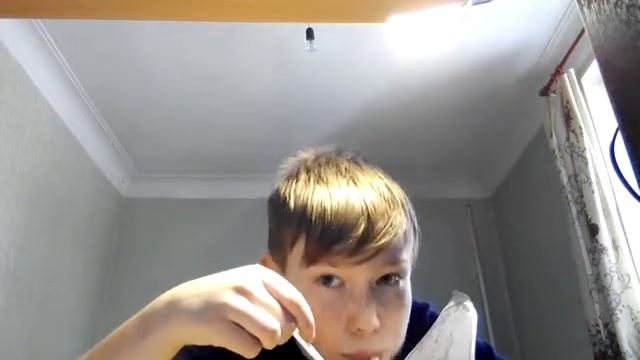 Что вкуснее ролтон или бигбон