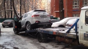 Погрузка на эвакуатор с ломаной платформой