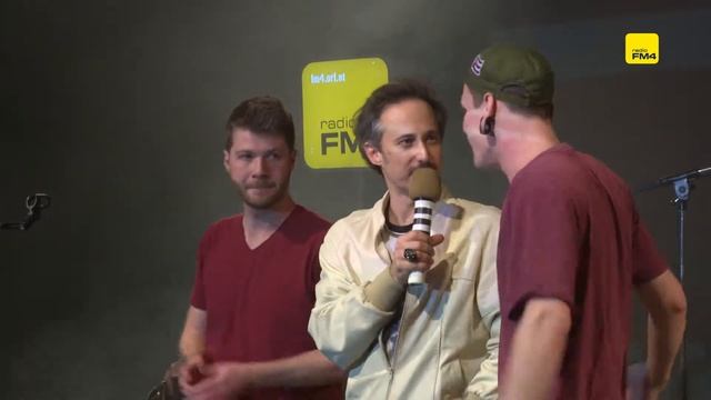 GOMAX - Für'n Arsch (LIVE - FM4 Protestsongcontest) смотреть онлайн