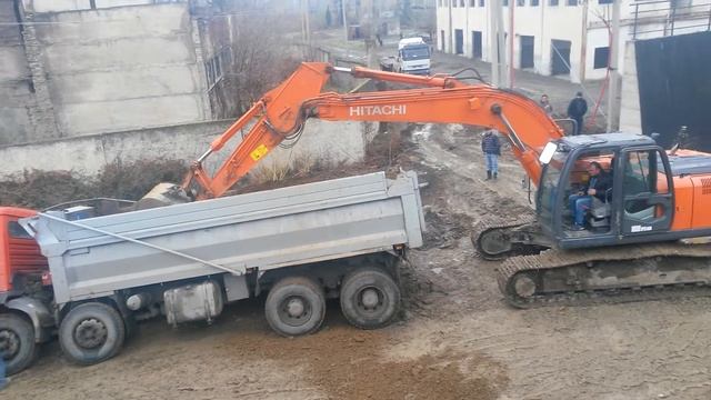 Hitachi Excavator  Help  Truck Tipper Man Tga