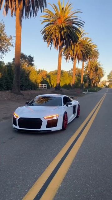 Audi R8 смотреть онлайн