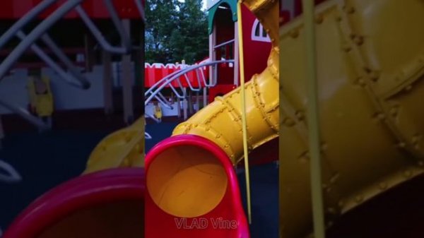 ГОРКА ПОЖИРАТЕЛЬ СОЖРАЛА МАЛЬЧИКА #горкапожиратель  #горка #вайны