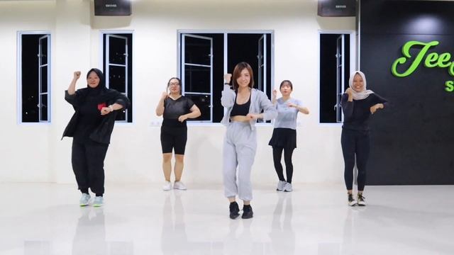 Zumba || Beautiful - Mara Prada, Robert Taylor & Beto Perez || Zin105 смотреть онлайн