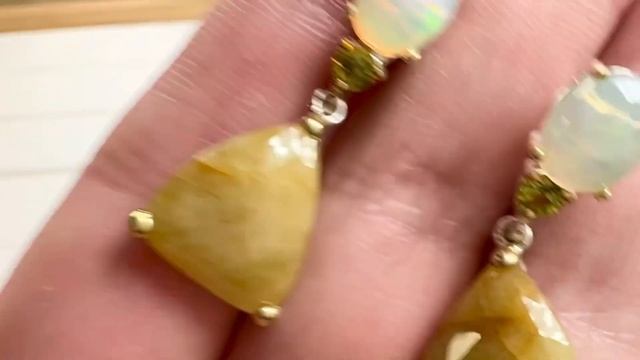 Серьги с эфиопскими опалами и желтыми сапфирами смотреть онлайн