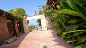 Can Garden Beach - Side