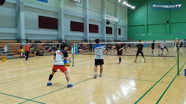 배드민턴게임 기록영상(Badminton Game Record video) - 산성배드민턴구장 강철단벙개 смотреть онлайн