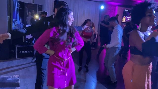 Adan y Su Orchestra (Adriano & Samantha (Salsa Social)) at the Novaera Social on November 26 2022 смотреть онлайн