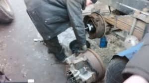Почему не могли ступицу снять с Камаза и смотрю конструктор себе!
