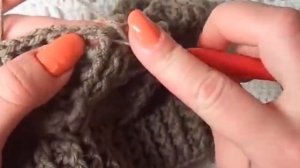 Шапочка с  объемными  листьями крючком/Crochet hat